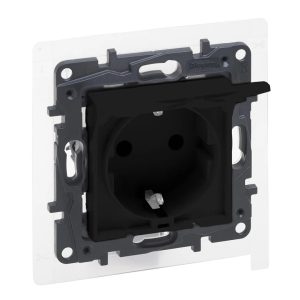Kontaktligzda Legrand Niloe Step 863523, Iezemēta rozete, IP44, melna