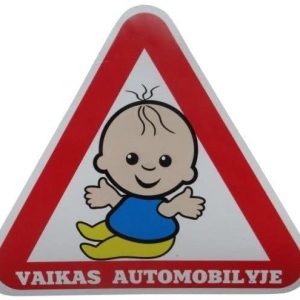 Uzlīme BĒRNS AUTOMOBĪLĪ. LIP010
