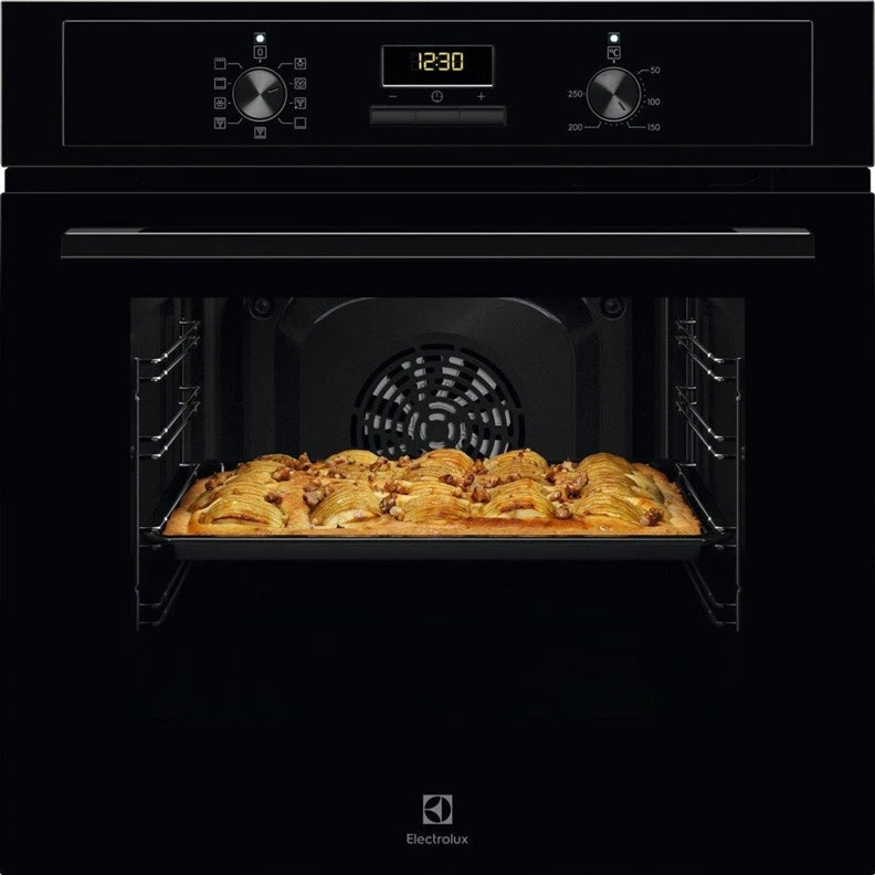 Iebūvētā cepeškrāsns Electrolux 600 sērija „SteamBake“ EOD3H50BK